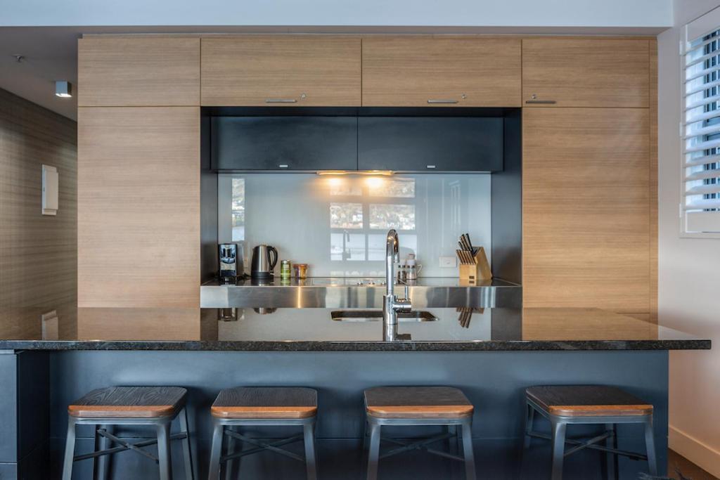 Absolute Lakefront Location - 3 Bedroom Apartment Queenstown Eksteriør bilde