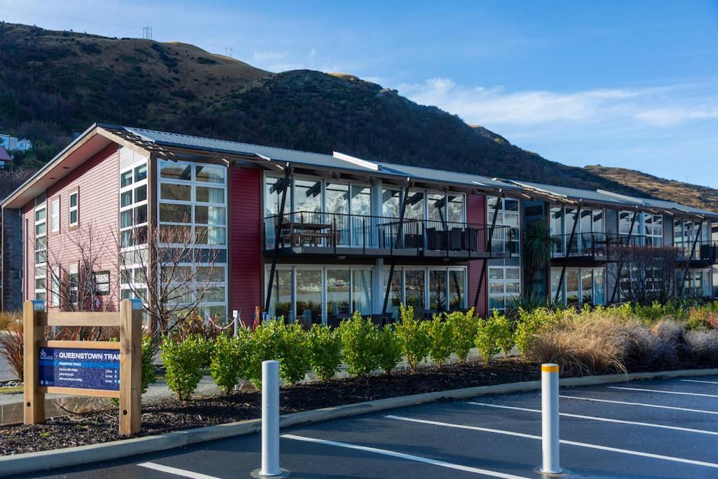 Absolute Lakefront Location - 3 Bedroom Apartment Queenstown Eksteriør bilde
