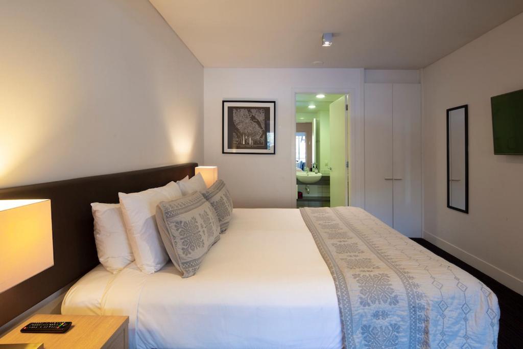 Absolute Lakefront Location - 3 Bedroom Apartment Queenstown Eksteriør bilde