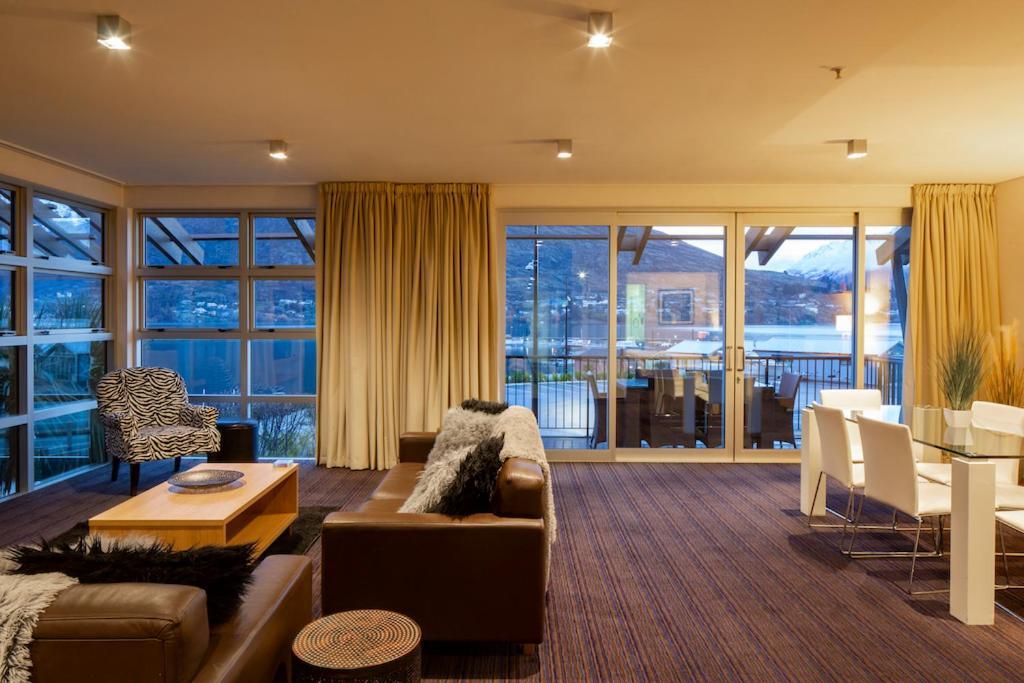 Absolute Lakefront Location - 3 Bedroom Apartment Queenstown Eksteriør bilde