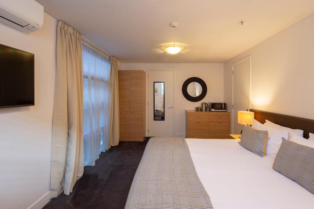 Absolute Lakefront Location - 3 Bedroom Apartment Queenstown Eksteriør bilde